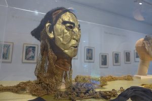 Een van de maskers die Gertrud Leistikow maakte voor een dansvoorstelling. foto: Maarten Baanders
