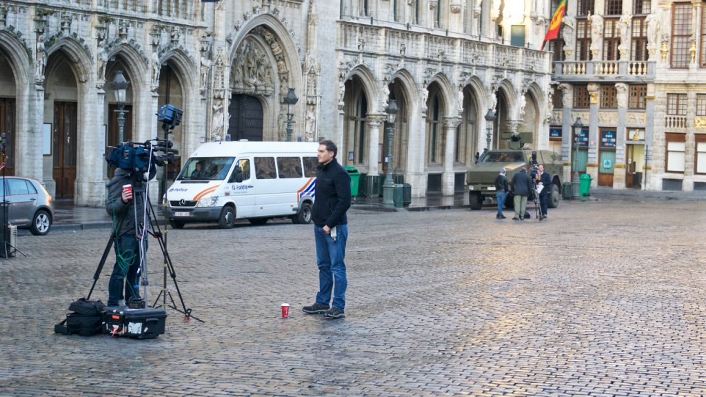 Tanks en televisieploegen in Brussel ©Marc Brester/AQM
