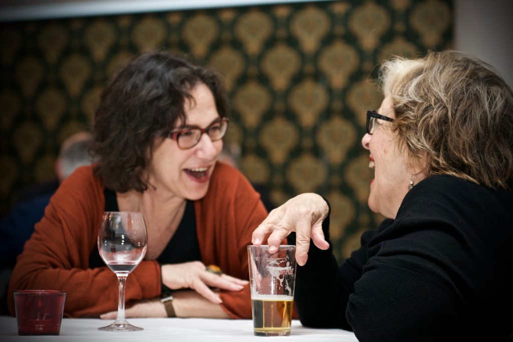 Filosofe Susan Neiman en schrijfster Slavenka Drakulic ©Marc Brester/AQM
