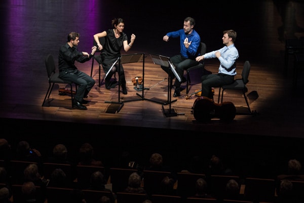 Benjamin Peled, Annebeth Webb, Jeroen Woudstra, Jérôme Fruchart spelen withorwithout (fotocredit IJ-salon Emelie Schäfer)