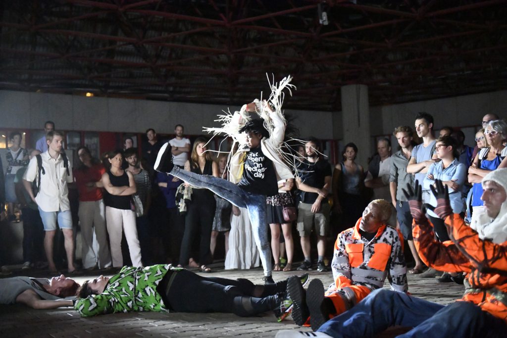 Danse de Nuit. Photo: Boris Brussey.