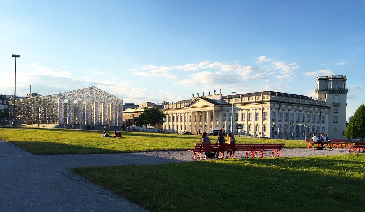 Marta-Minujin-Parthenon-of-books-Friedrichsplatz-Kassel-2017