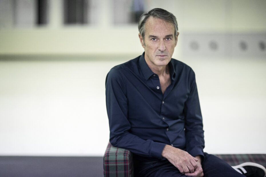 Ivo van Hove in 2020. Foto door Jan Versweyveld