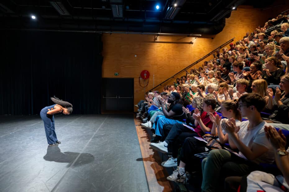 Publiek Theater Kikker door Erik Kampherbeek